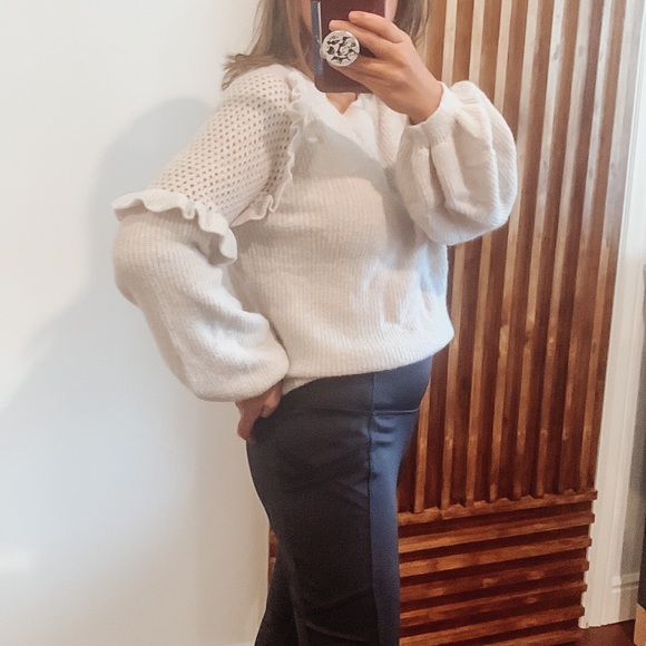EXPRESS▪️Bubble Sleeve Ruffle Knitted Sweater. S - Picture 12 of 12
